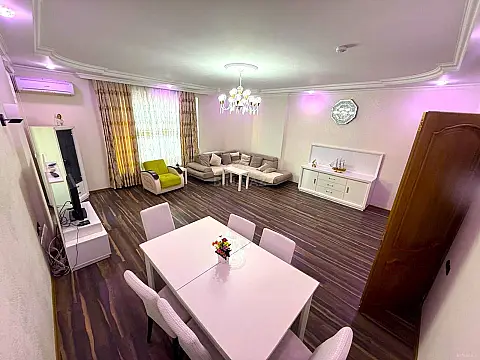 Satılır 3 otaqlı mənzil 175 m²