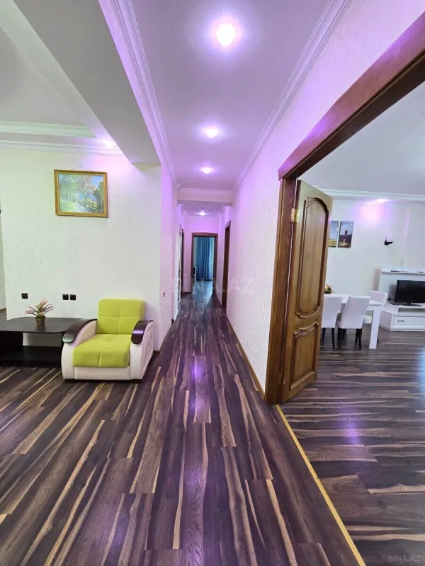 Satılır 3 otaqlı mənzil 175 m²