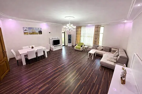 Satılır 3 otaqlı mənzil 175 m² — Bakı, Nizami 3 otaq 175.00 m²