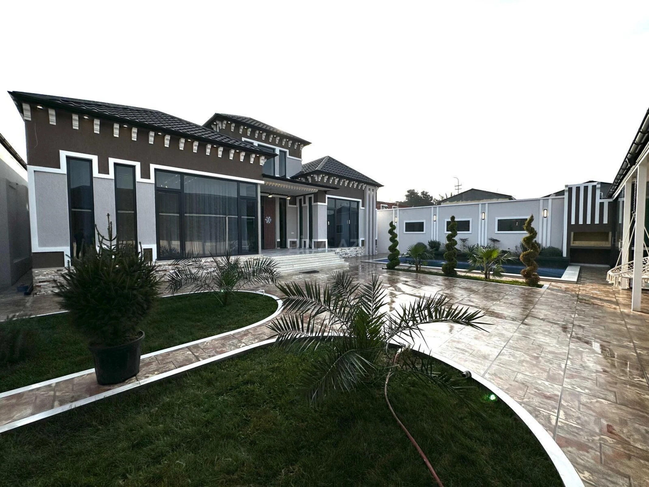 Satılır 4 otaqlı həyət evi 185 m²