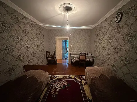 Satılır 4 otaqlı mənzil 100 m²