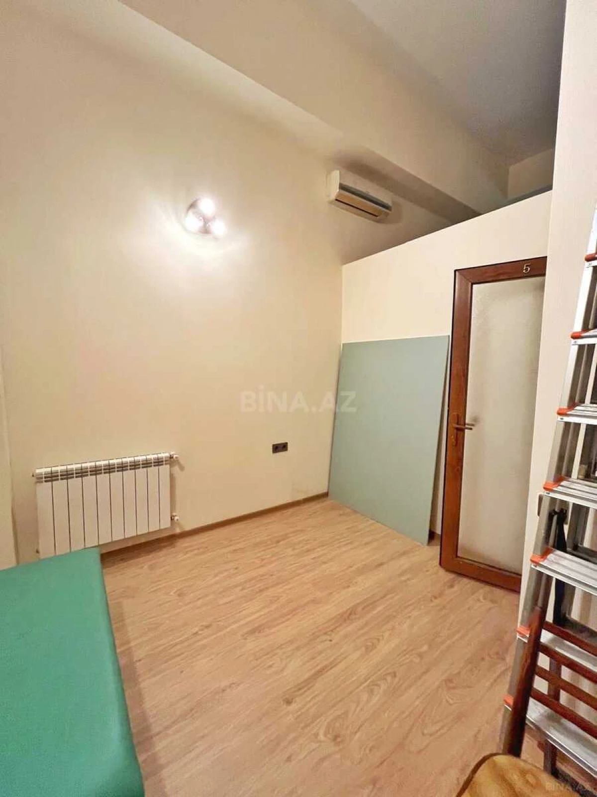 Kirayə verilir 5 otaqlı ofis 100 m²