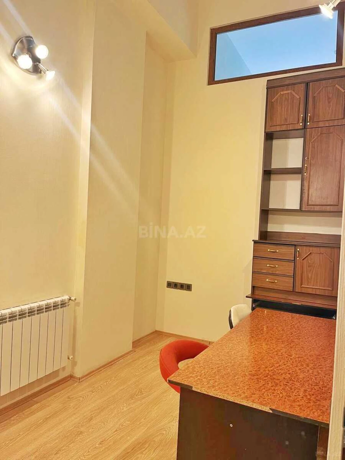 Kirayə verilir 5 otaqlı ofis 100 m²