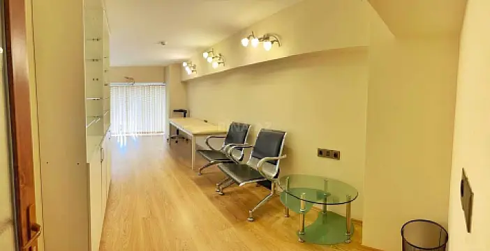 Kirayə verilir 5 otaqlı ofis 100 m²
