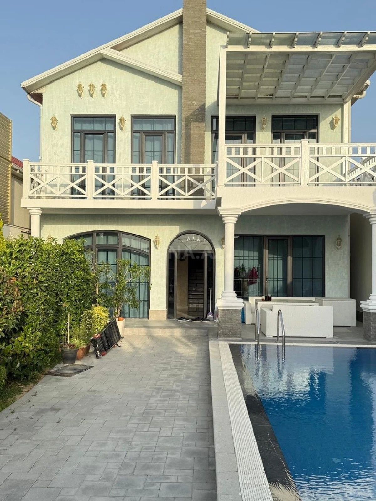 Kirayə verilir 4 otaqlı həyət evi 240 m²