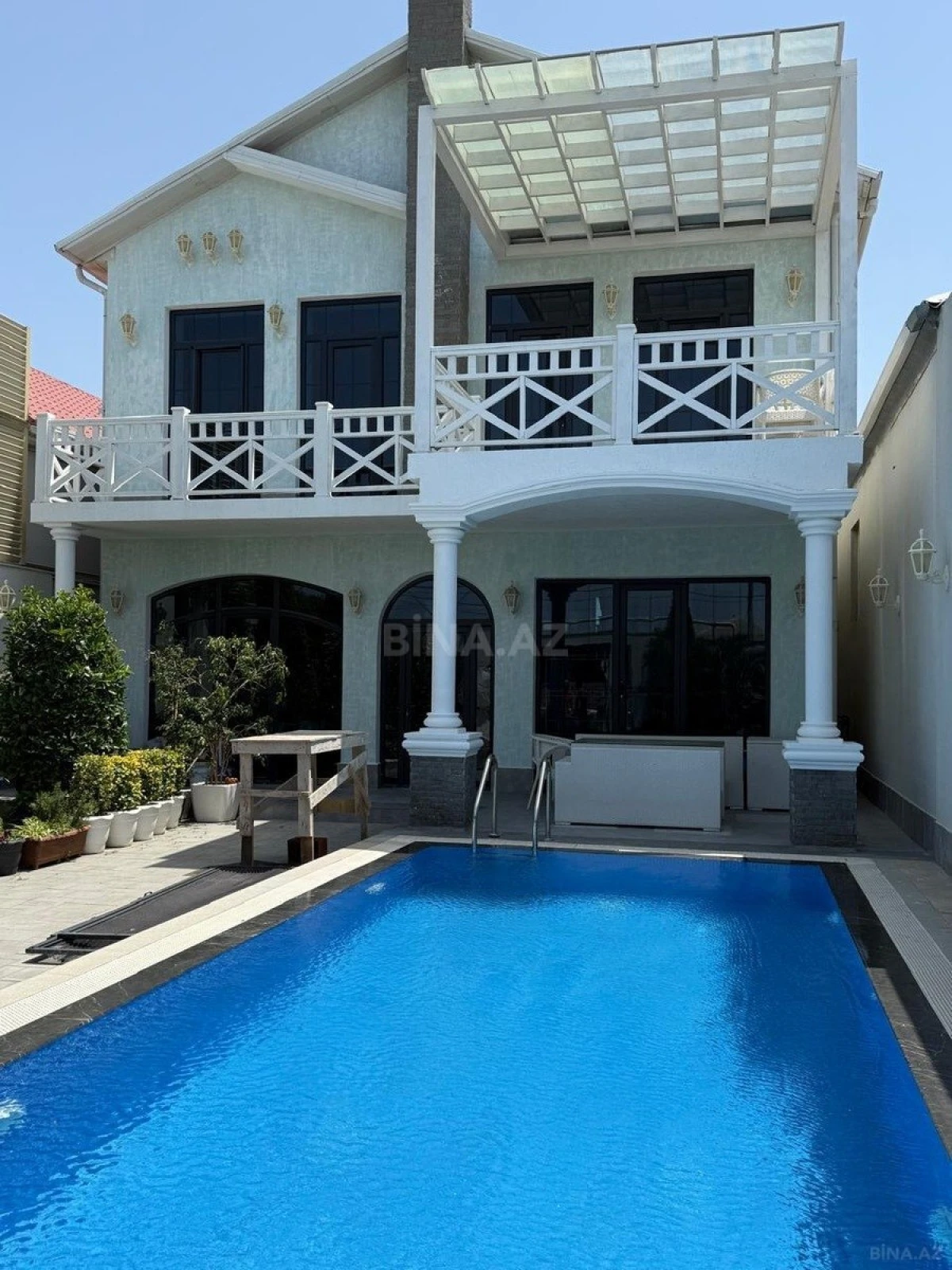 Kirayə verilir 4 otaqlı həyət evi 240 m²