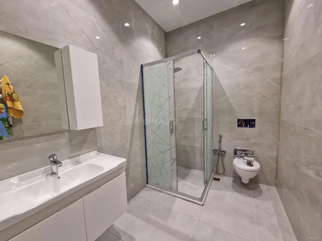 Kirayə verilir 4 otaqlı həyət evi 240 m²