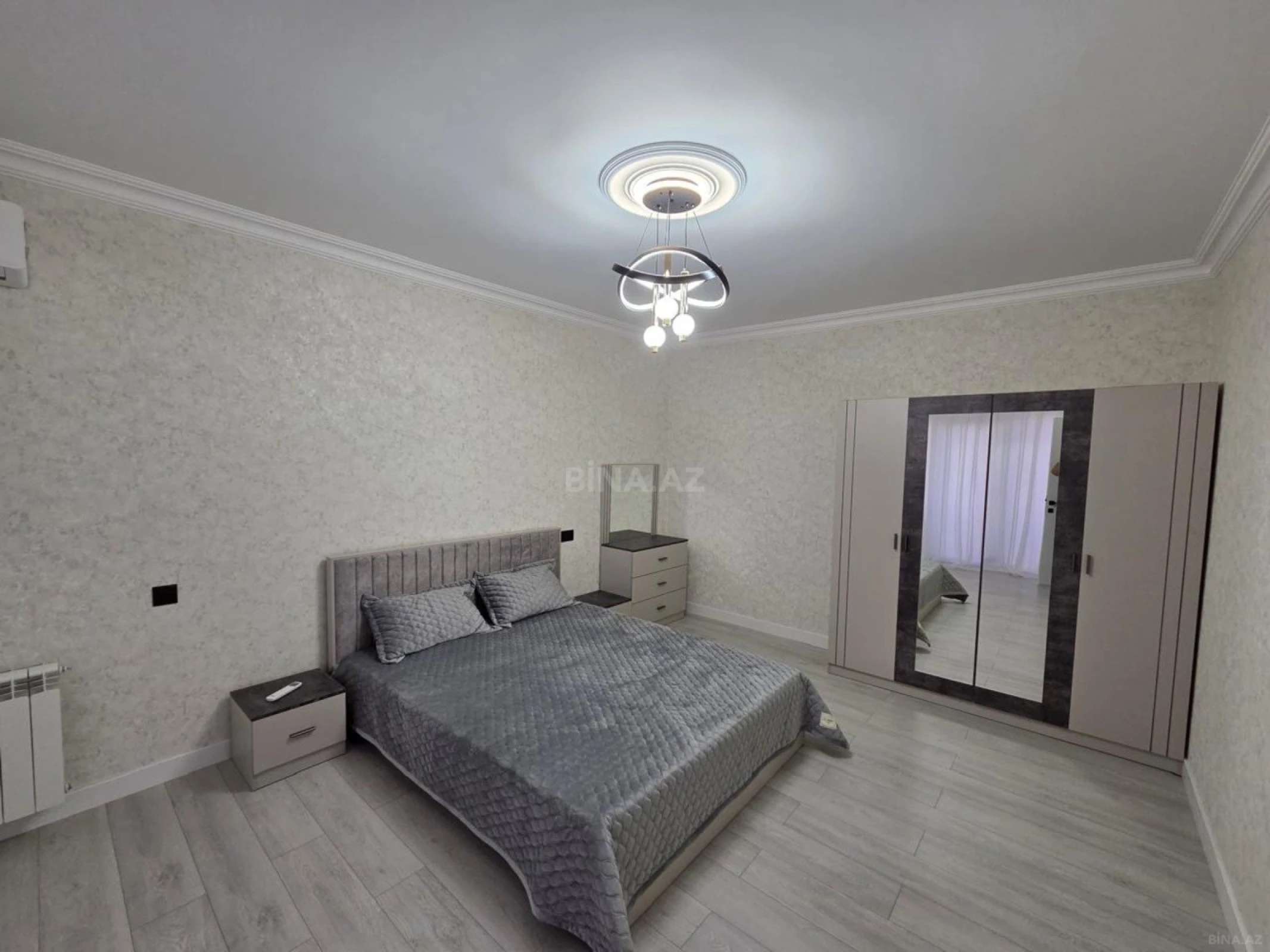 Kirayə verilir 5 otaqlı həyət evi 380 m²