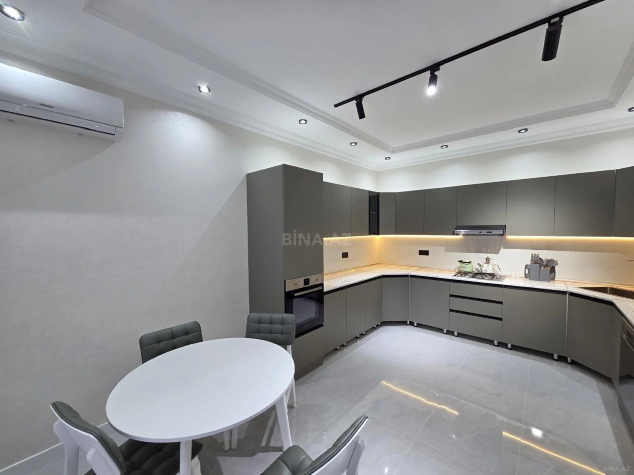 Kirayə verilir 5 otaqlı həyət evi 380 m²