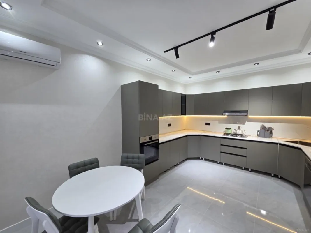 Kirayə verilir 5 otaqlı həyət evi 380 m²