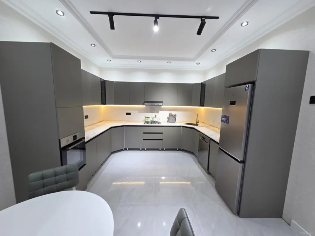 Kirayə verilir 5 otaqlı həyət evi 380 m²