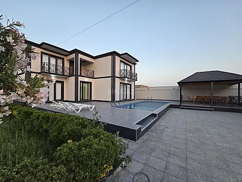 Kirayə verilir 5 otaqlı həyət evi 380 m²