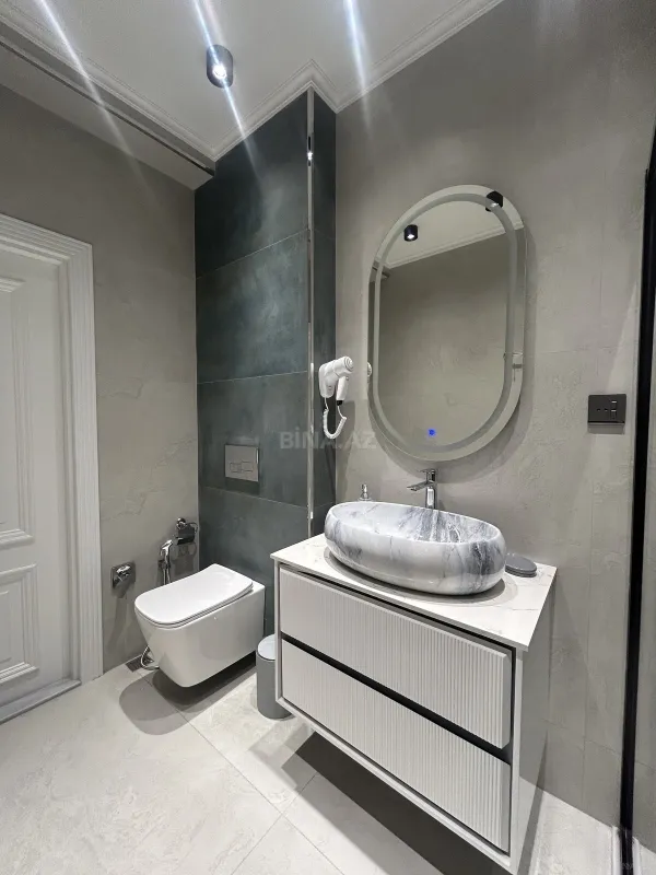 Satılır 2 otaqlı mənzil 68 m²