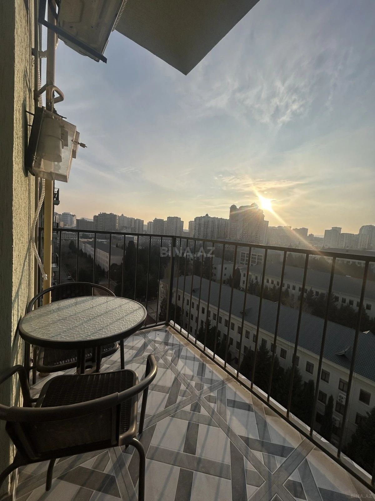 Satılır 2 otaqlı mənzil 68 m²