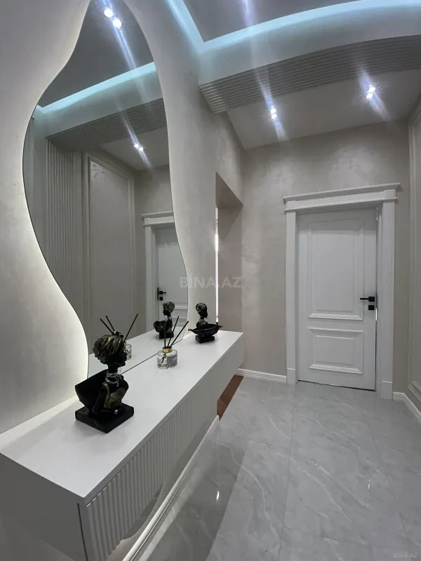 Satılır 2 otaqlı mənzil 68 m²