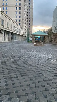 Satılır 4 otaqlı mənzil 165 m²