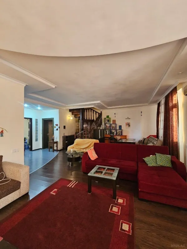 Kirayə verilir 3 otaqlı mənzil 190 m²
