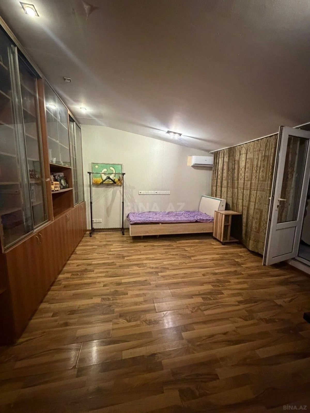 Kirayə verilir 3 otaqlı mənzil 190 m²