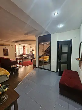 Kirayə verilir 3 otaqlı mənzil 190 m²