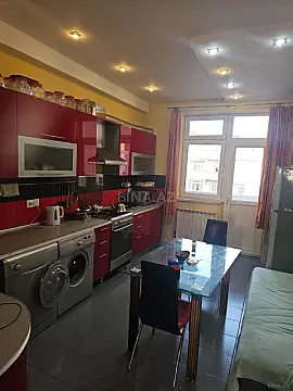 Kirayə verilir 3 otaqlı mənzil 190 m²