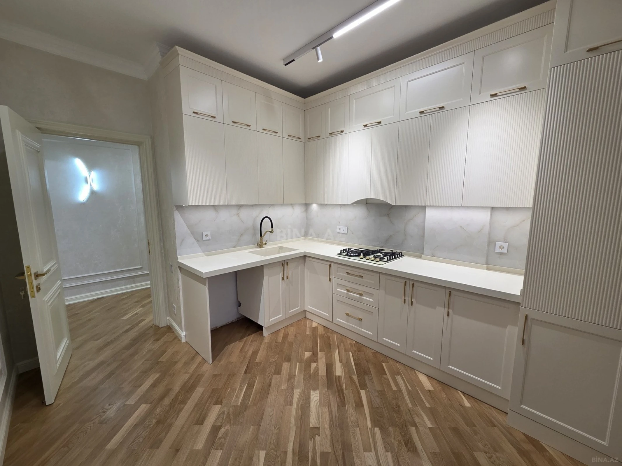 Satılır 2 otaqlı mənzil 80 m²