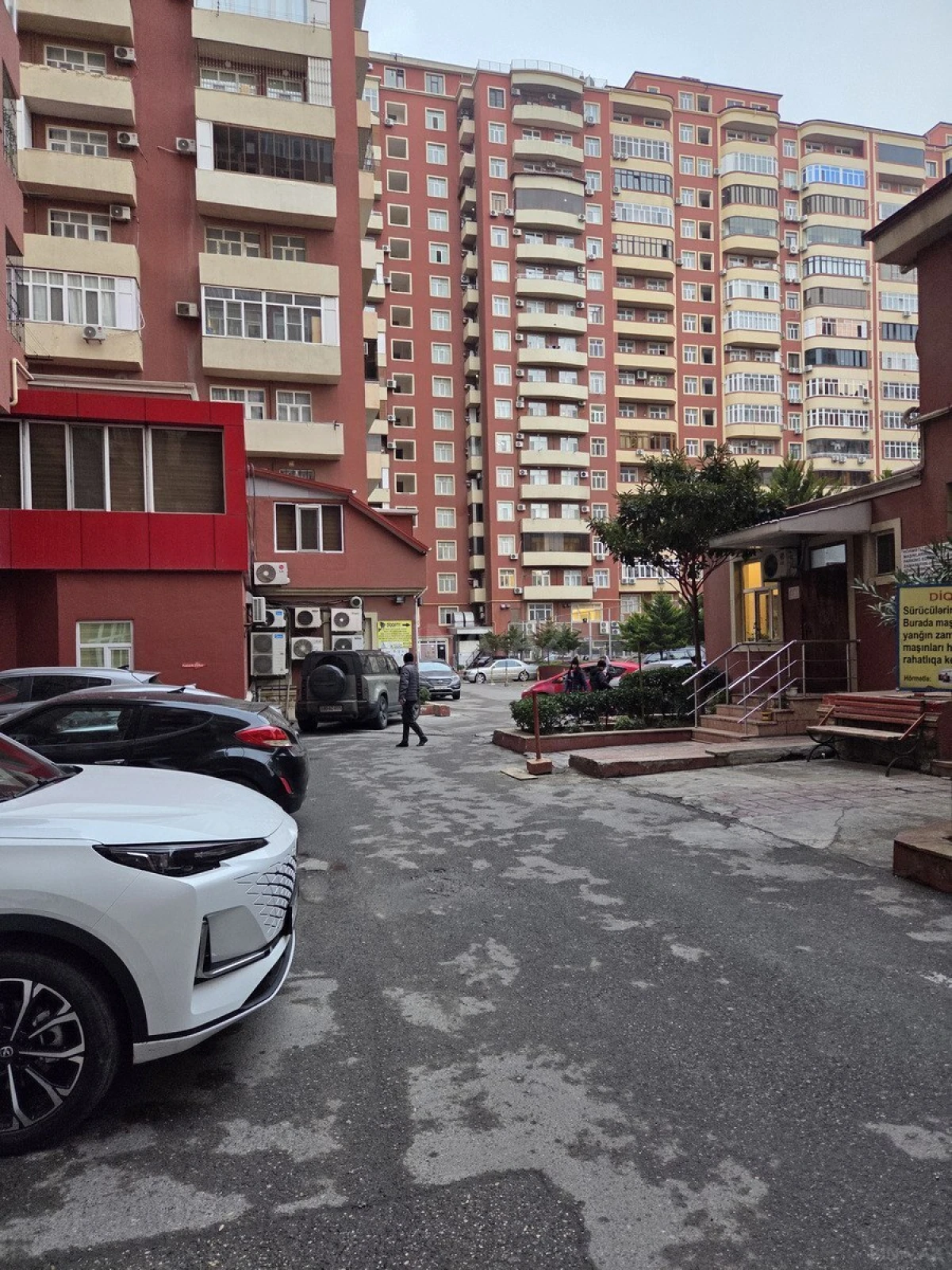 Satılır 2 otaqlı mənzil 80 m²