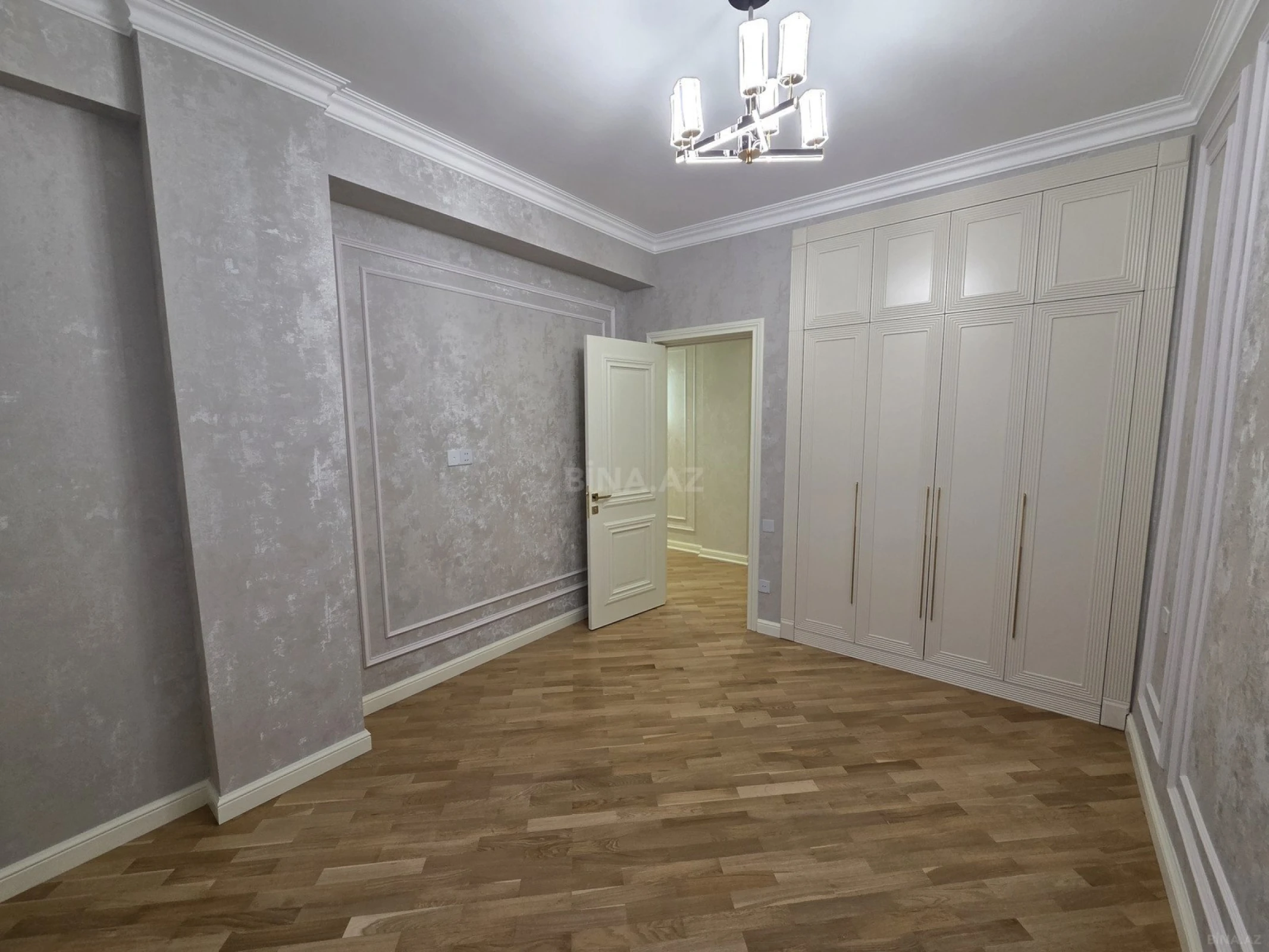 Satılır 2 otaqlı mənzil 80 m²