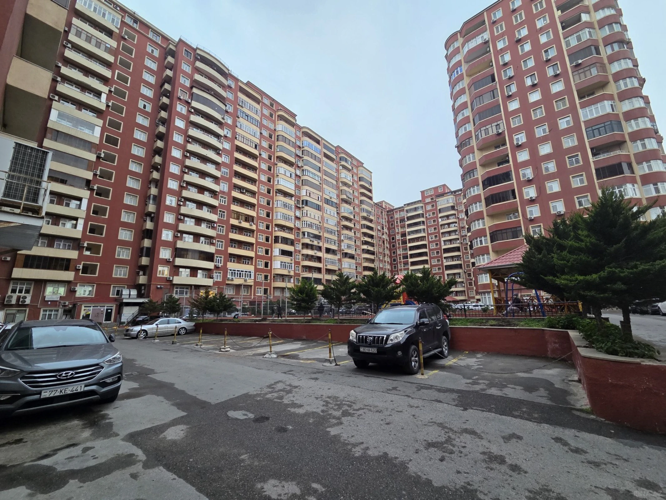 Satılır 2 otaqlı mənzil 80 m²