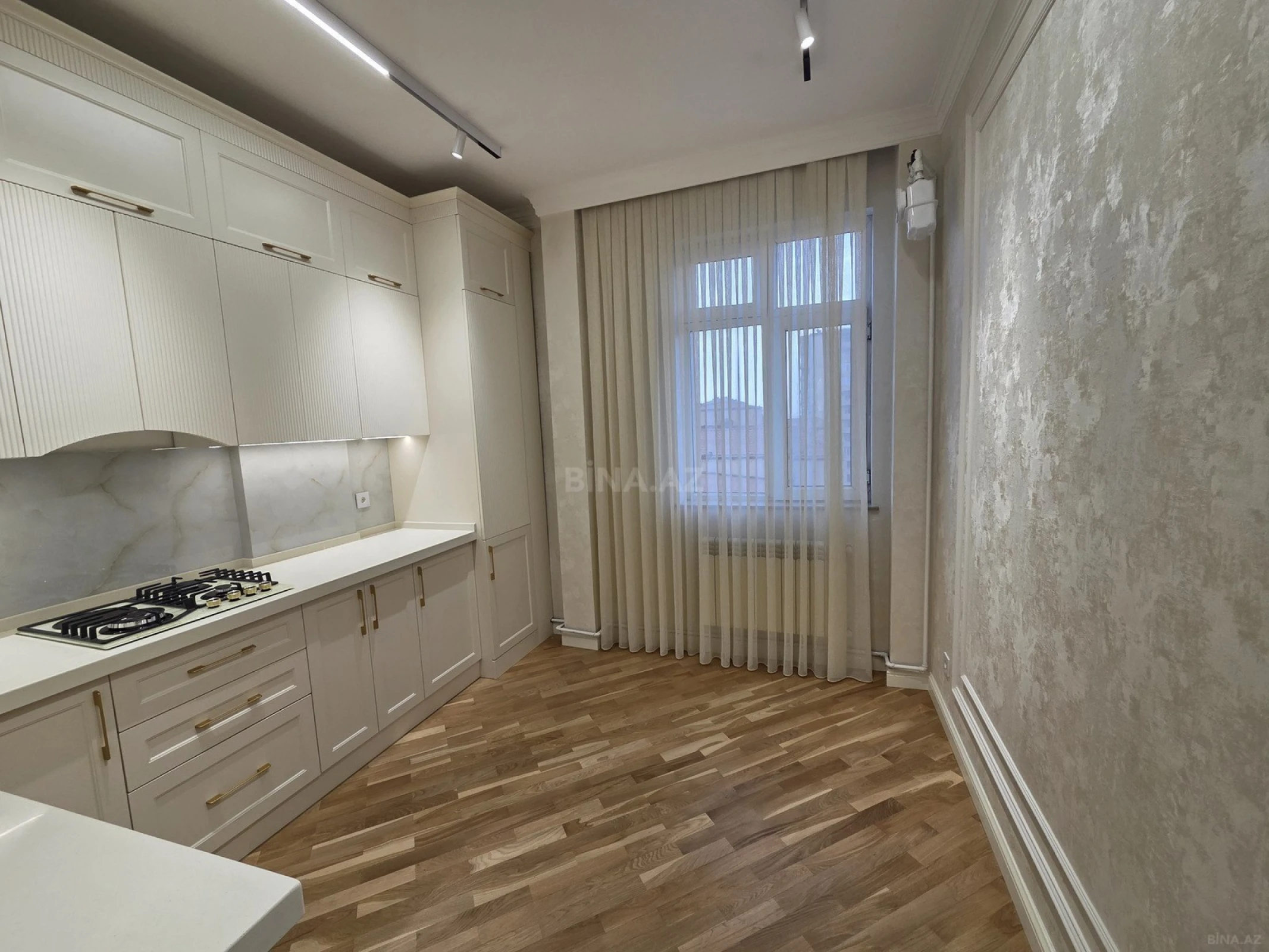 Satılır 2 otaqlı mənzil 80 m²