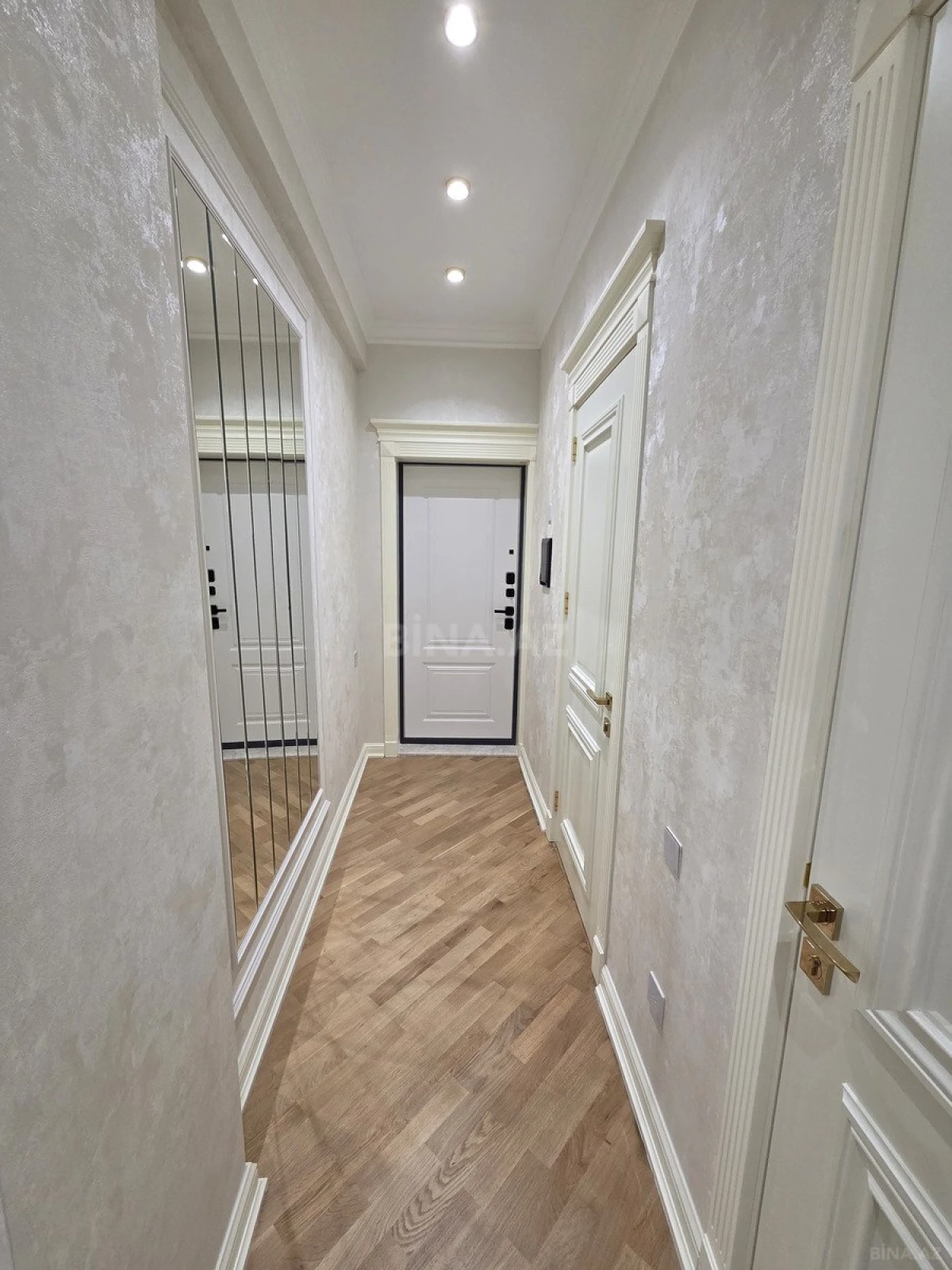 Satılır 2 otaqlı mənzil 80 m²