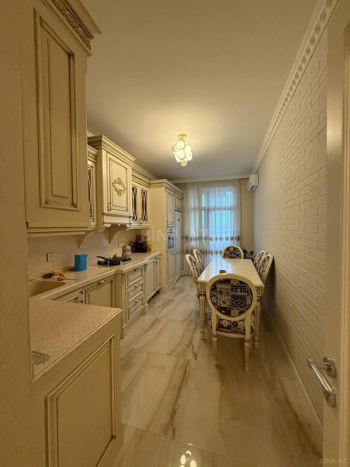 Satılır 3 otaqlı mənzil 123 m²