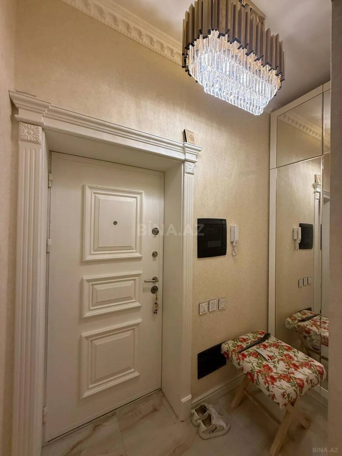 Satılır 3 otaqlı mənzil 123 m²