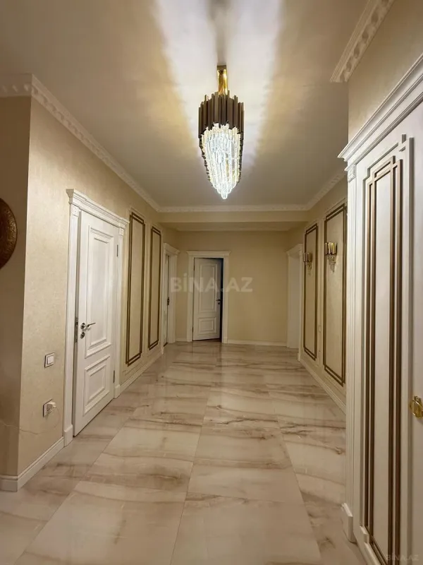 Satılır 3 otaqlı mənzil 123 m²