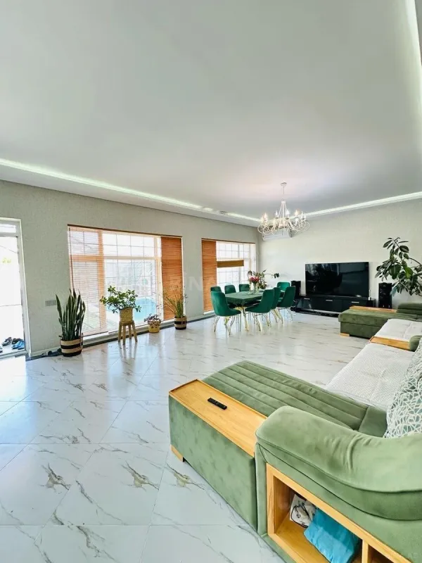 Kirayə verilir 4 otaqlı həyət evi 200 m²