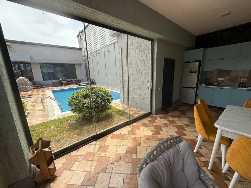 Kirayə verilir 5 otaqlı həyət evi 300 m²