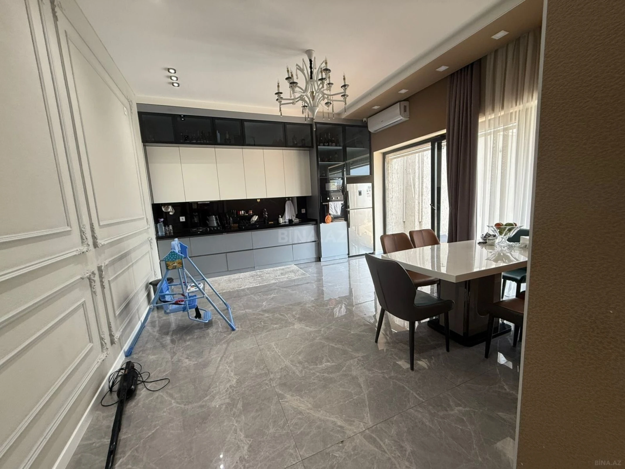 Kirayə verilir 5 otaqlı həyət evi 300 m²