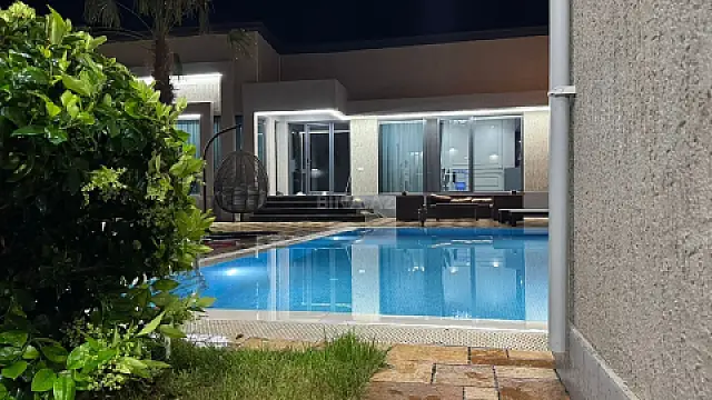 Kirayə verilir 5 otaqlı həyət evi 300 m²