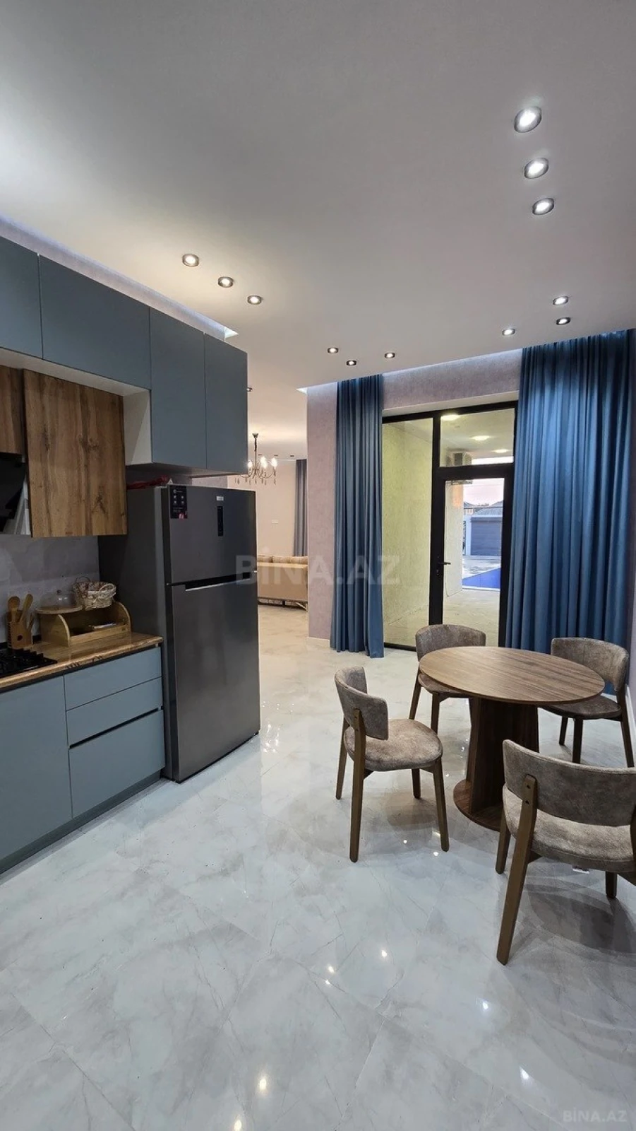 Kirayə verilir 4 otaqlı həyət evi 220 m²