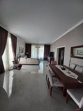 Kirayə verilir 4 otaqlı həyət evi 240 m²