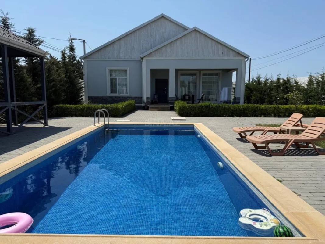 Kirayə verilir 4 otaqlı həyət evi 240 m²