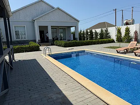 Kirayə verilir 4 otaqlı həyət evi 240 m²