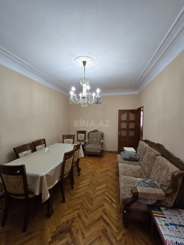 Satılır 3 otaqlı mənzil 60 m²