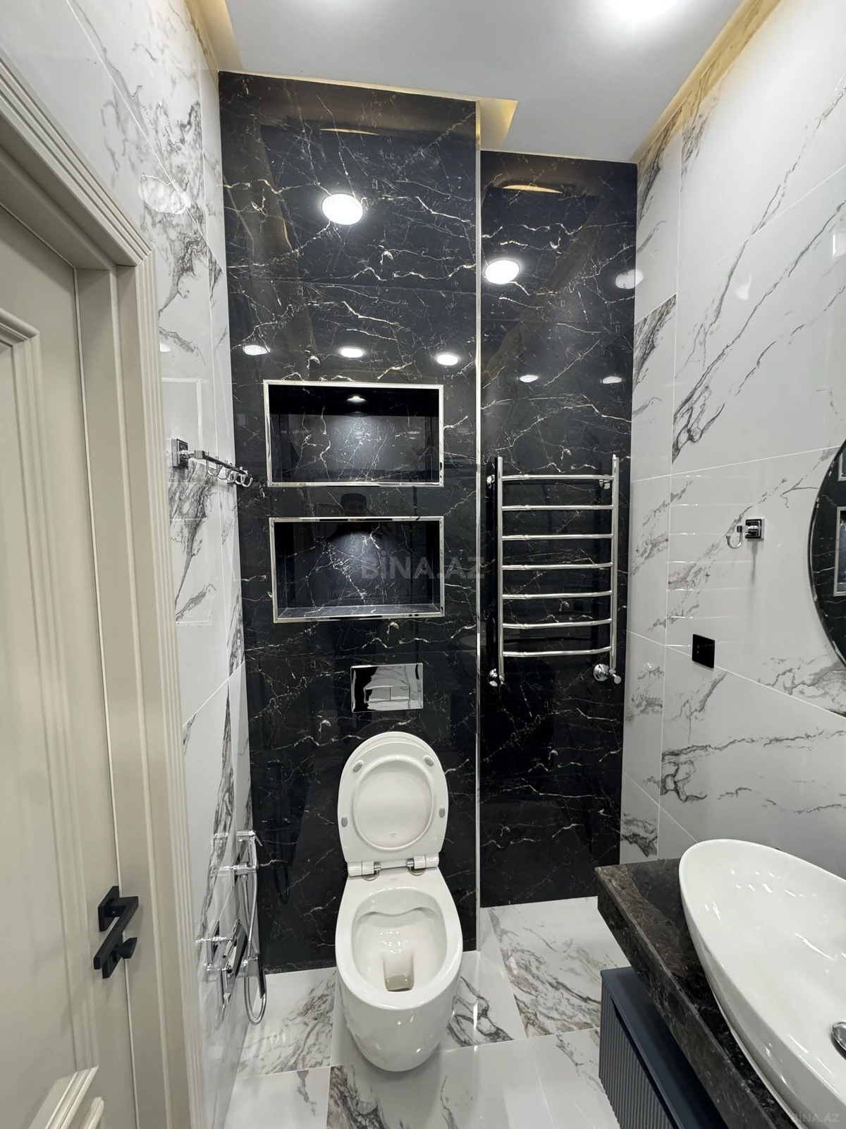 Kirayə verilir 3 otaqlı mənzil 130 m²