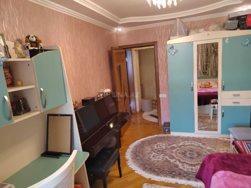 Satılır 4 otaqlı mənzil 100 m²