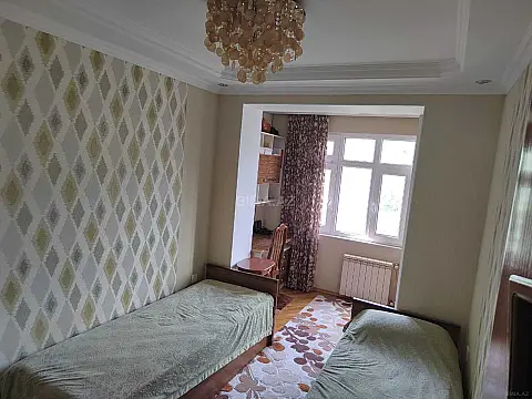 Satılır 4 otaqlı mənzil 100 m²