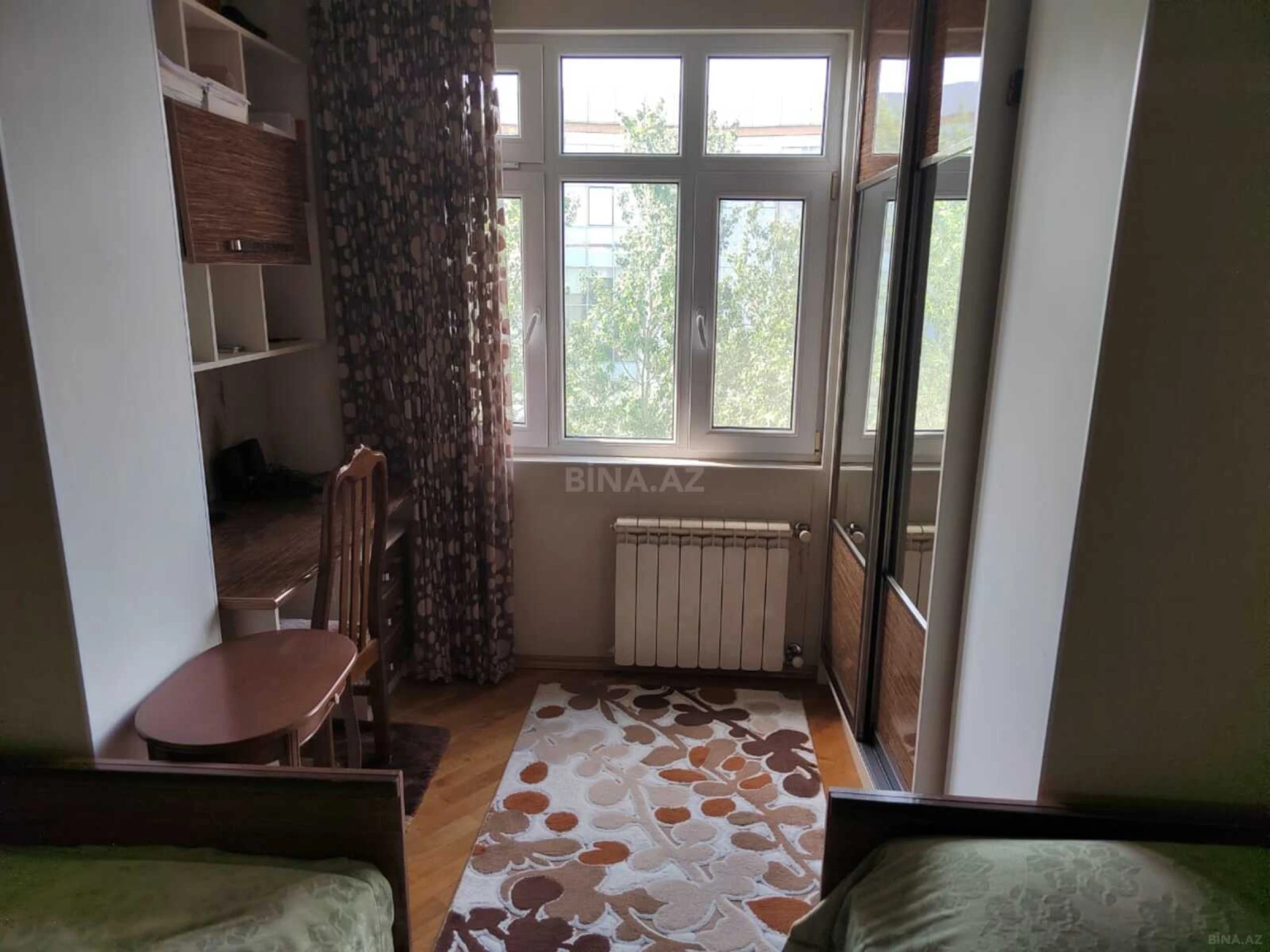 Satılır 4 otaqlı mənzil 100 m²