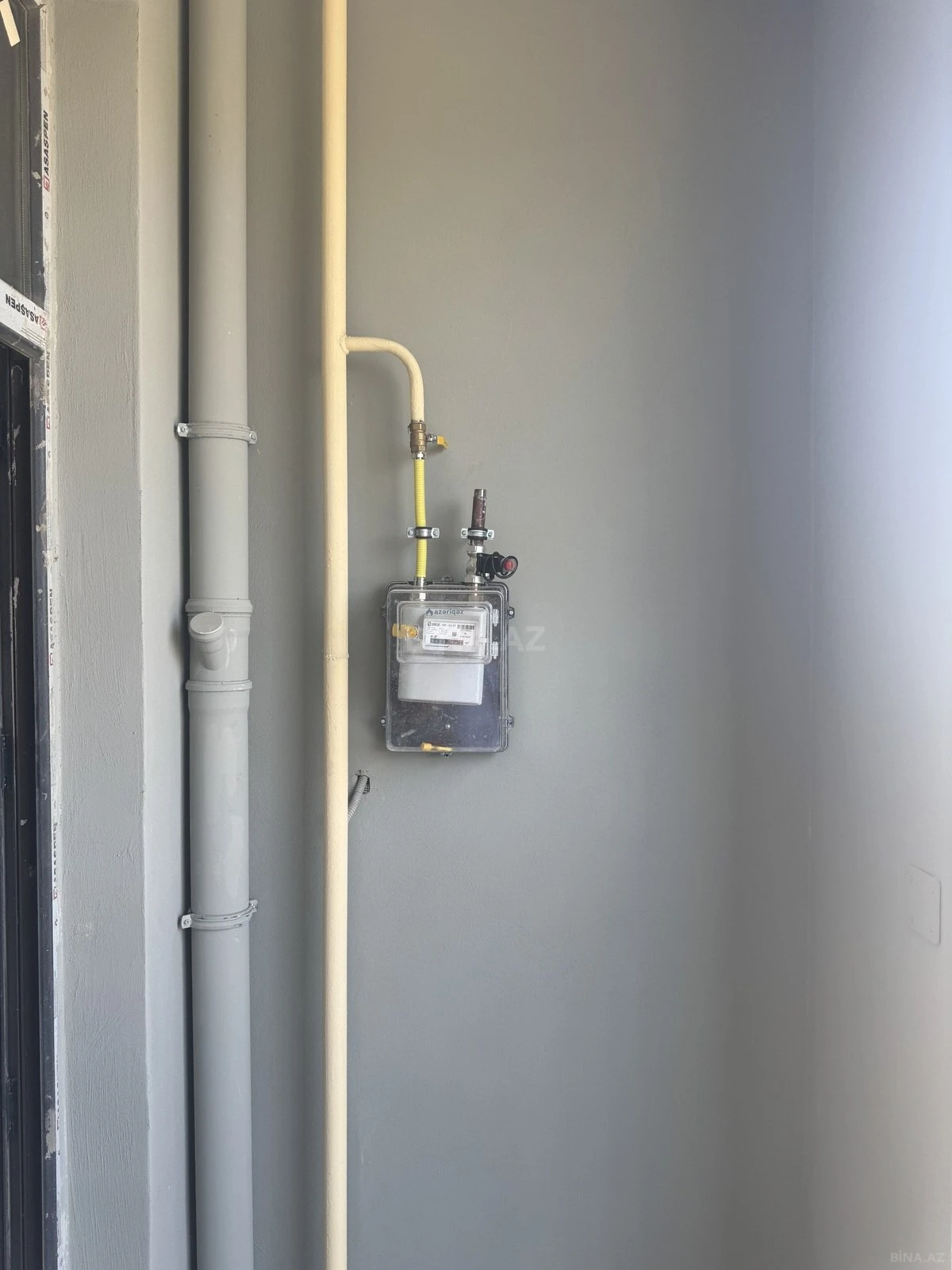 Satılır 4 otaqlı mənzil 181.2 m²