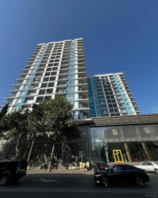 Satılır 4 otaqlı mənzil 181.2 m²