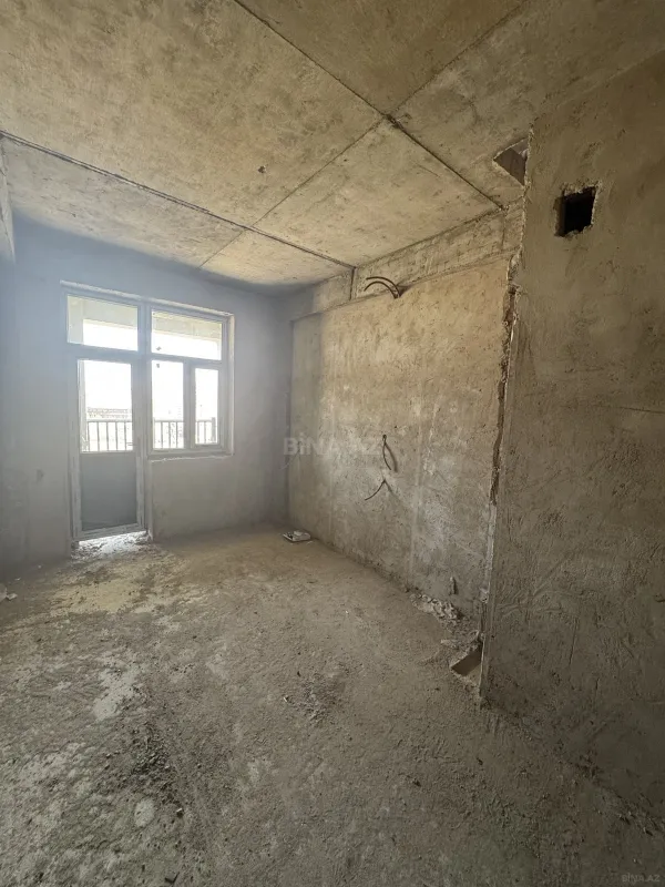 Satılır 4 otaqlı mənzil 181.2 m²