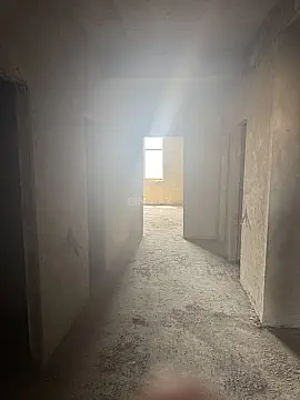 Satılır 4 otaqlı mənzil 181.2 m²